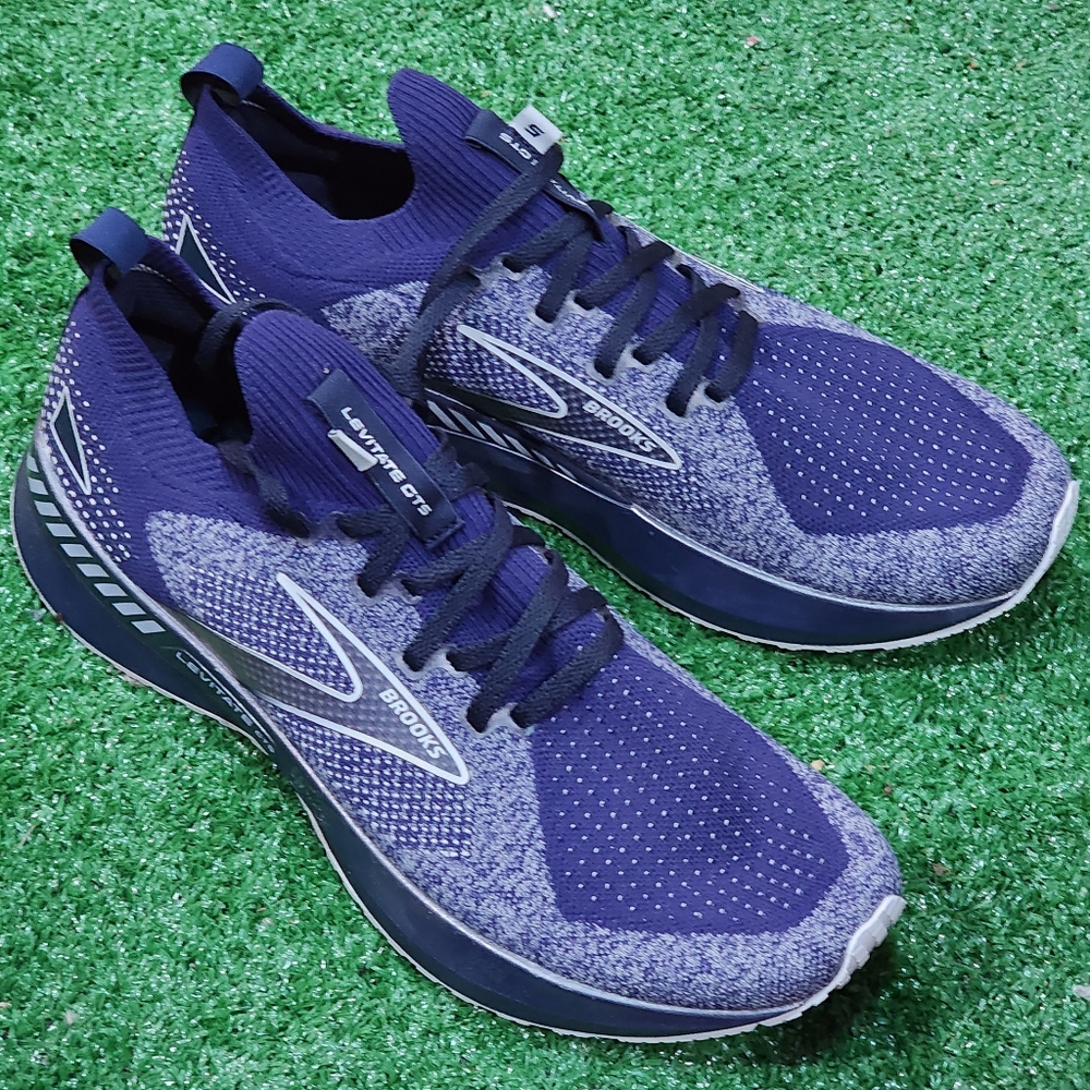 BROOKS LEVITATE 5 - Men's Sneakers - SIZE 9.5 Medium D